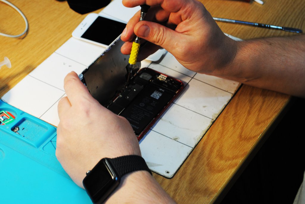 Замена дисплея на Apple iPhone 7 | Сервисный центр \"Сервис плюс\"