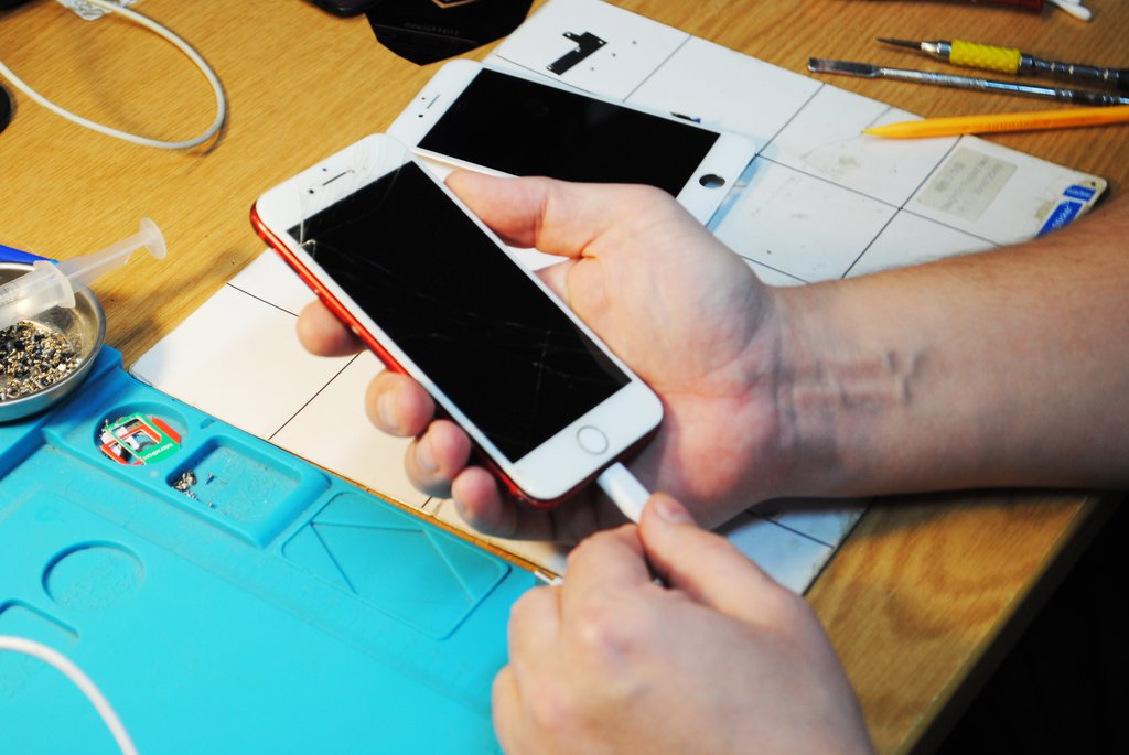 Замена дисплея на Apple iPhone 7 | Сервисный центр \"Сервис плюс\"