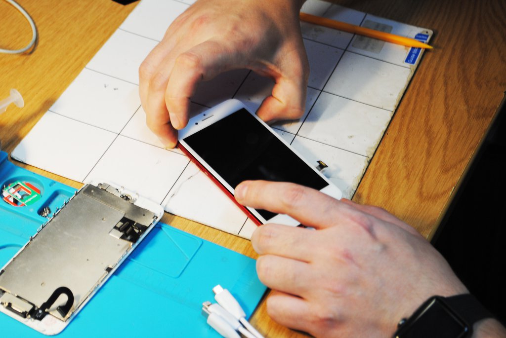 Замена дисплея на Apple iPhone 7 | Сервисный центр \"Сервис плюс\"